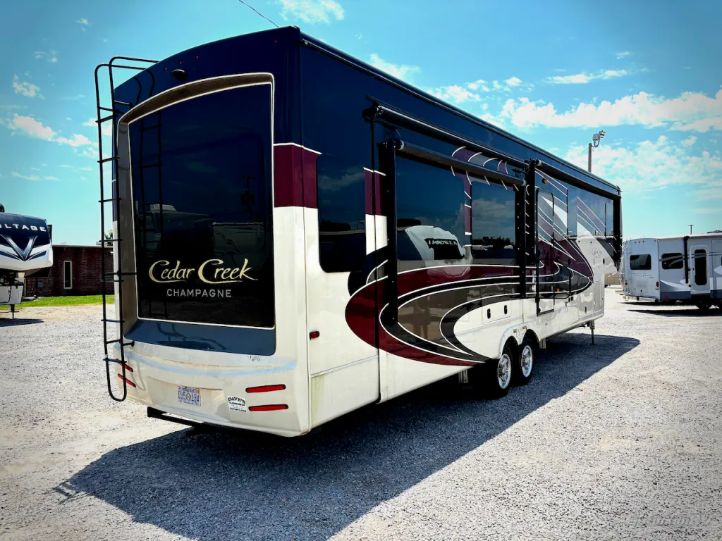 2020 Forest River Cedar Creek Champagne Edition 38EL, Photos photo 2