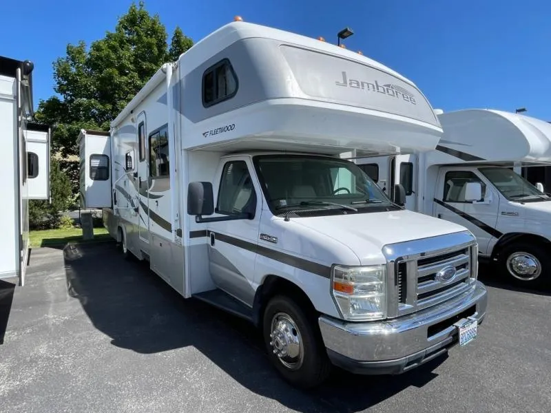 2009 Fleetwood RV Jamboree 31M - Main photo