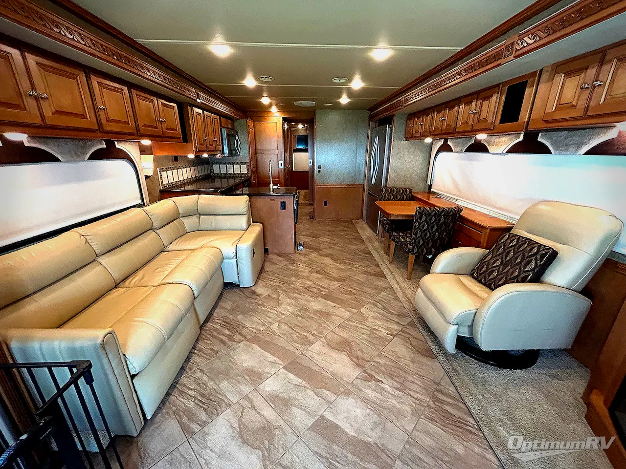 2016 Winnebago Adventurer 38Q - Photo 4