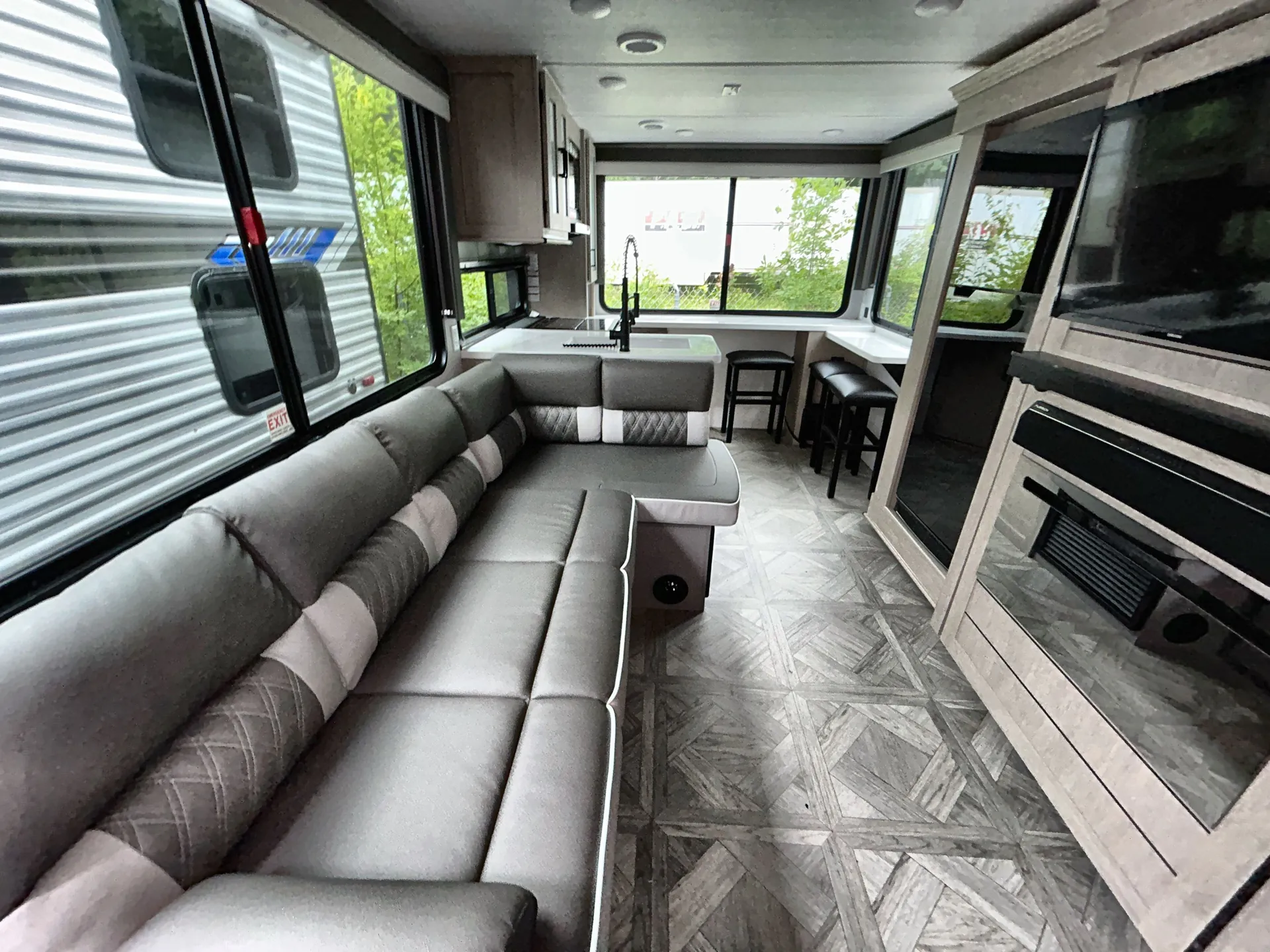 2024 Forest River Salem Cruise Lite 24VIEW — living area main