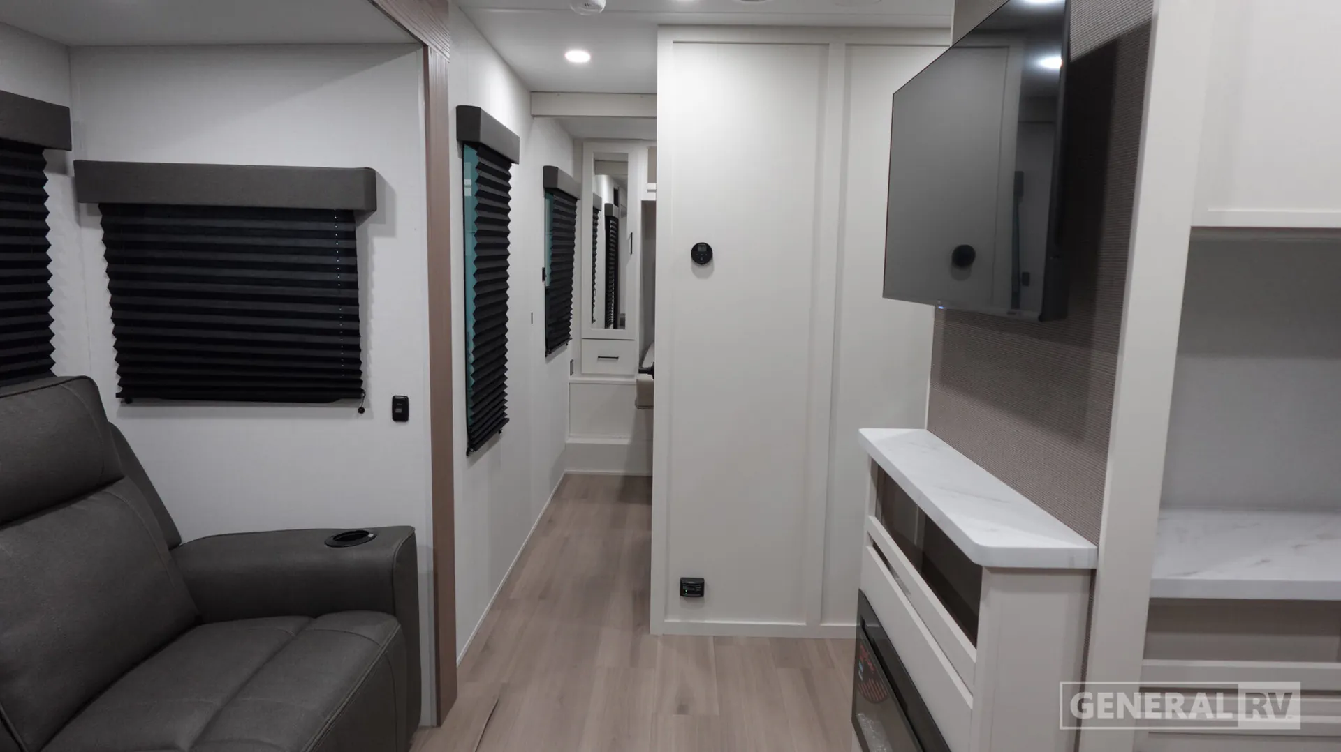 2027 Grand Design Momentum MAV 30MAV - Photo 4