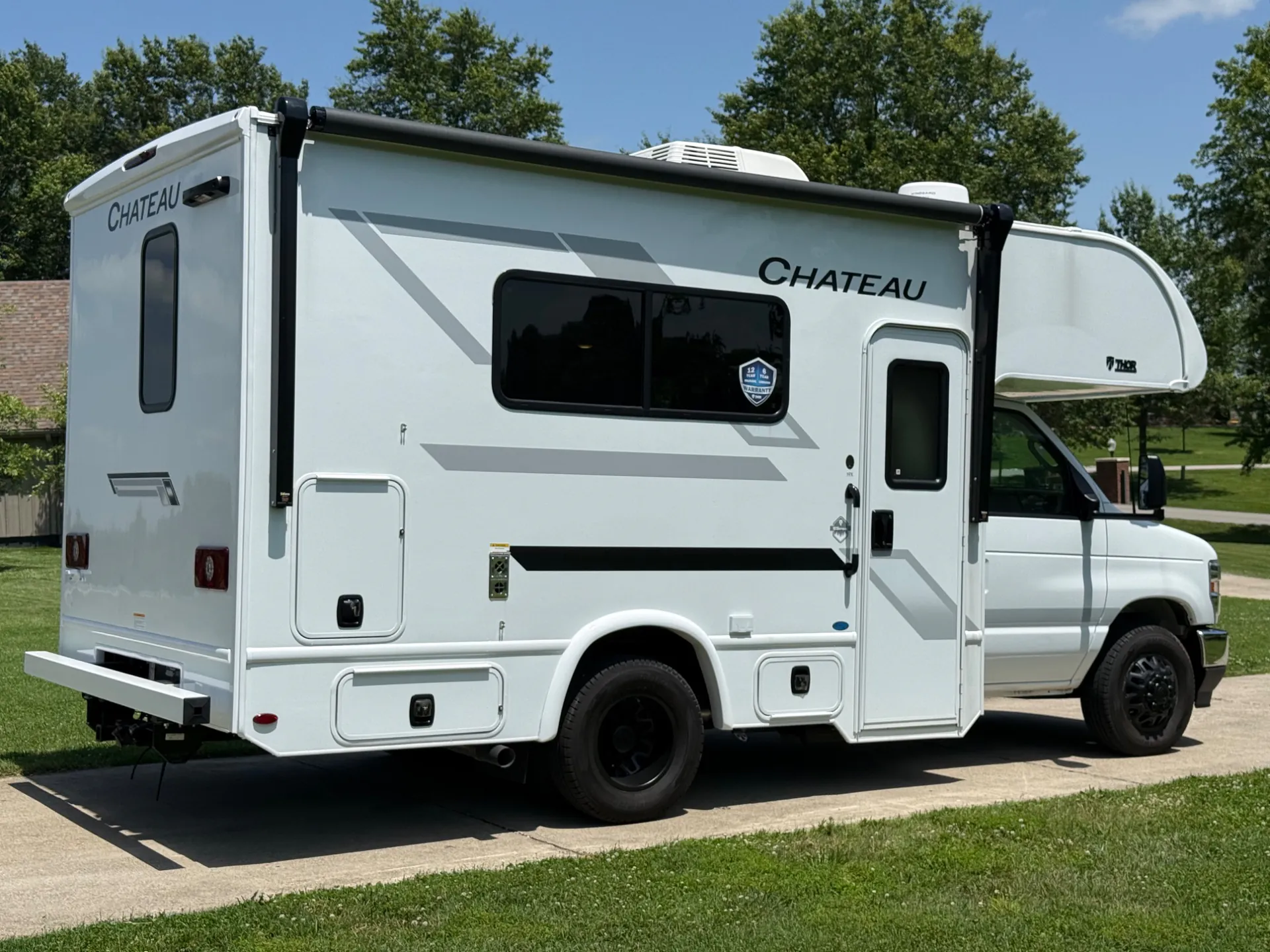 2026 Thor Motor Coach Chateau 19X - Photo 4