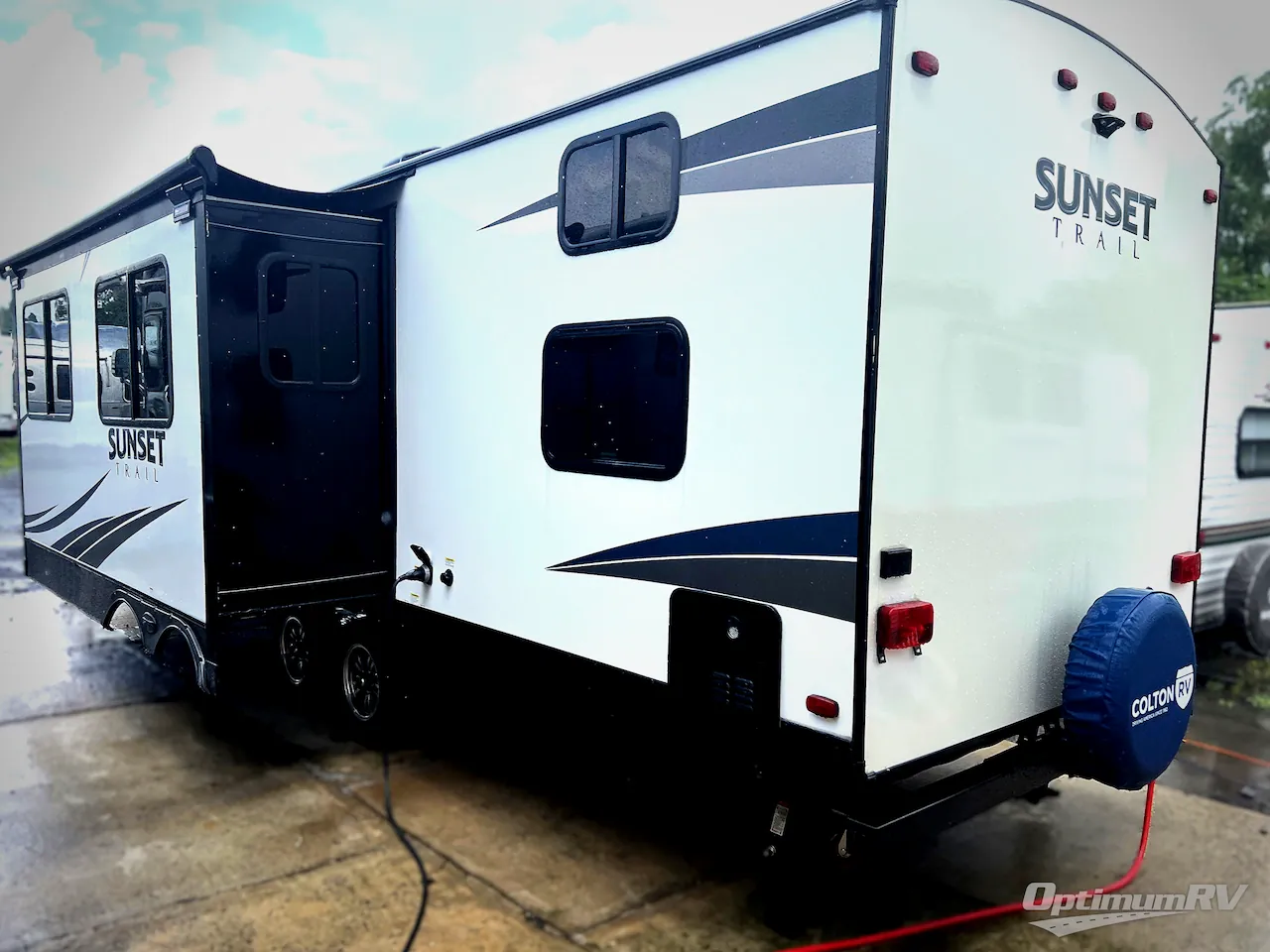 2018 CrossRoads Sunset Trail Super Lite SS289QB dealer photo 3 from Optimum RV