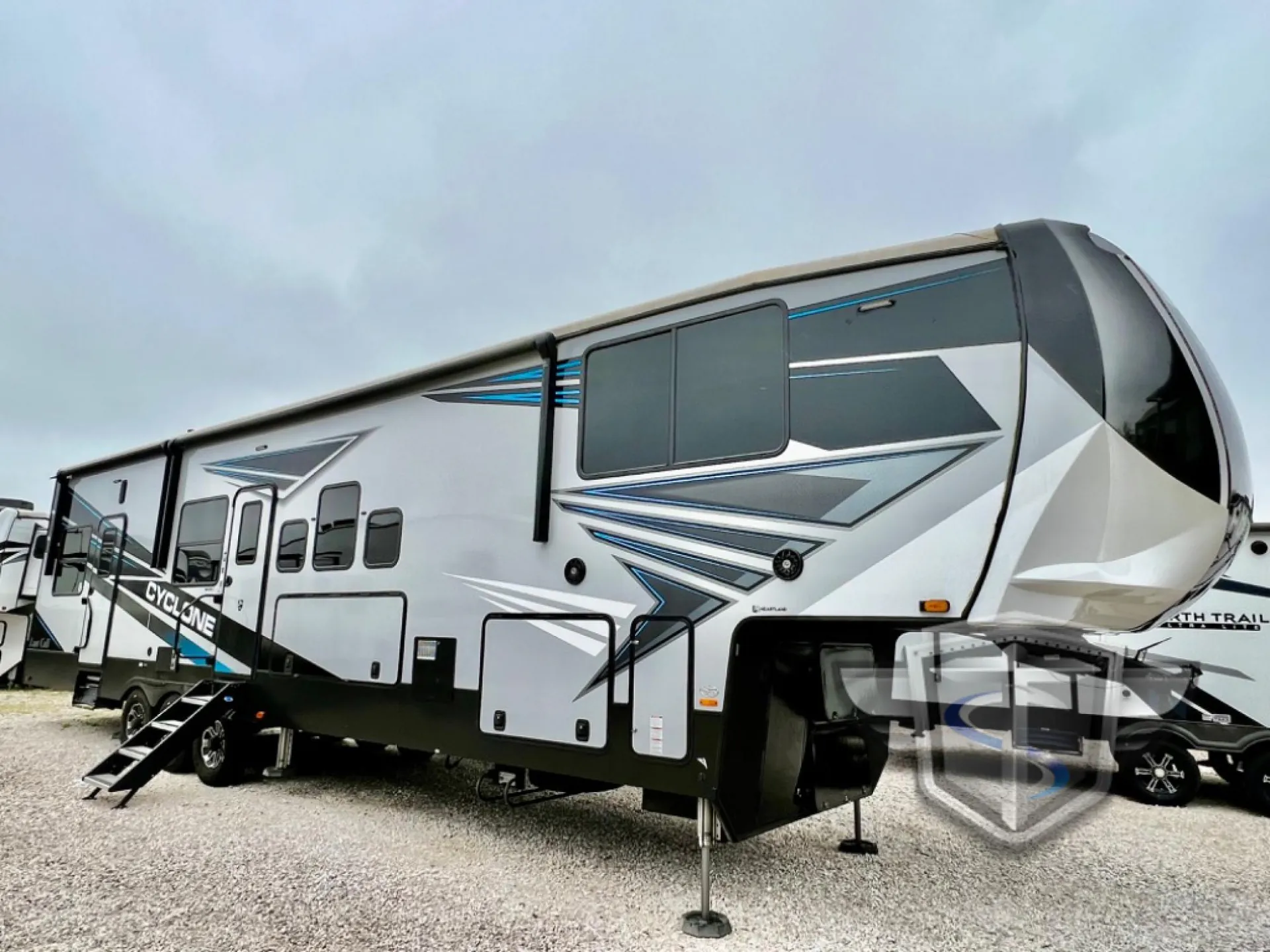 2021 Heartland Cyclone CY 4007