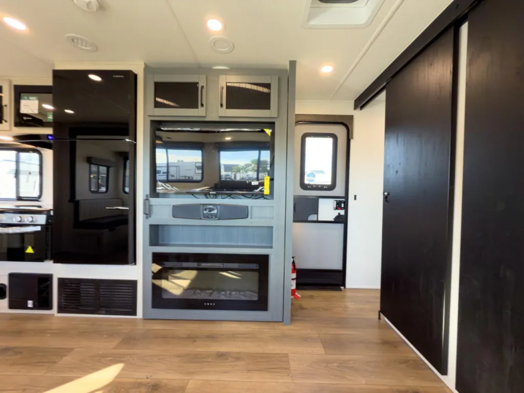 2027 Forest River Solaire 3150TBSS, Photos photo 27