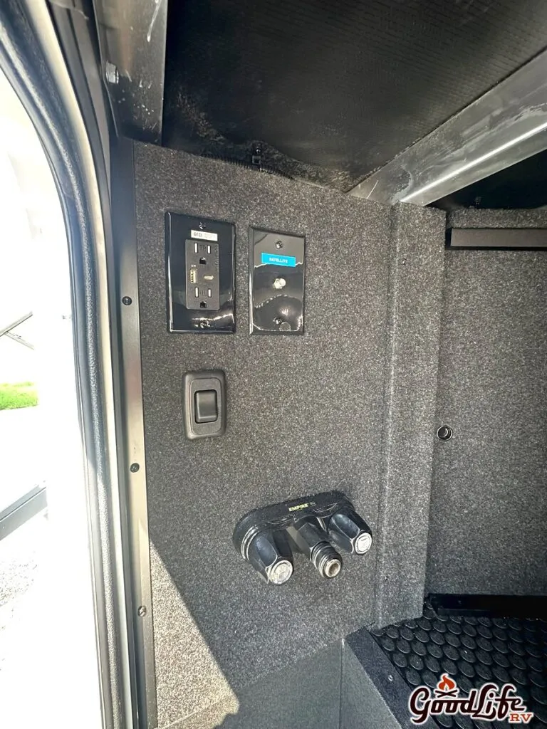 2026 Brinkley Model Z 2810, Photos photo 22