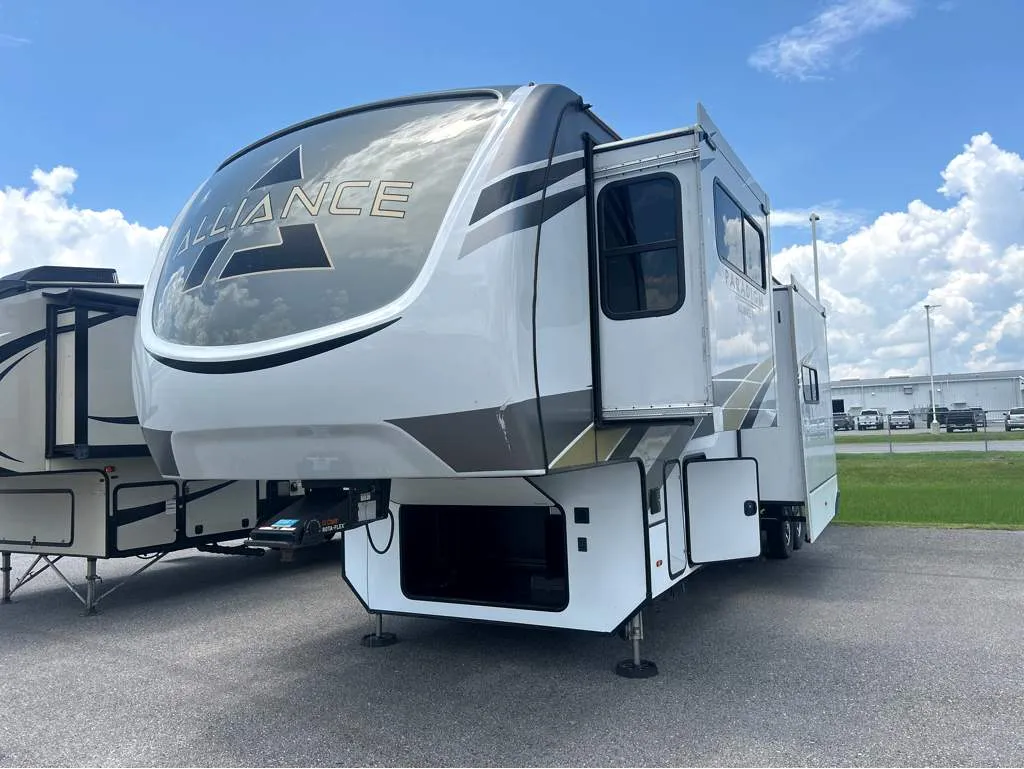 2022 Alliance RV Paradigm 385FL - Photo 3