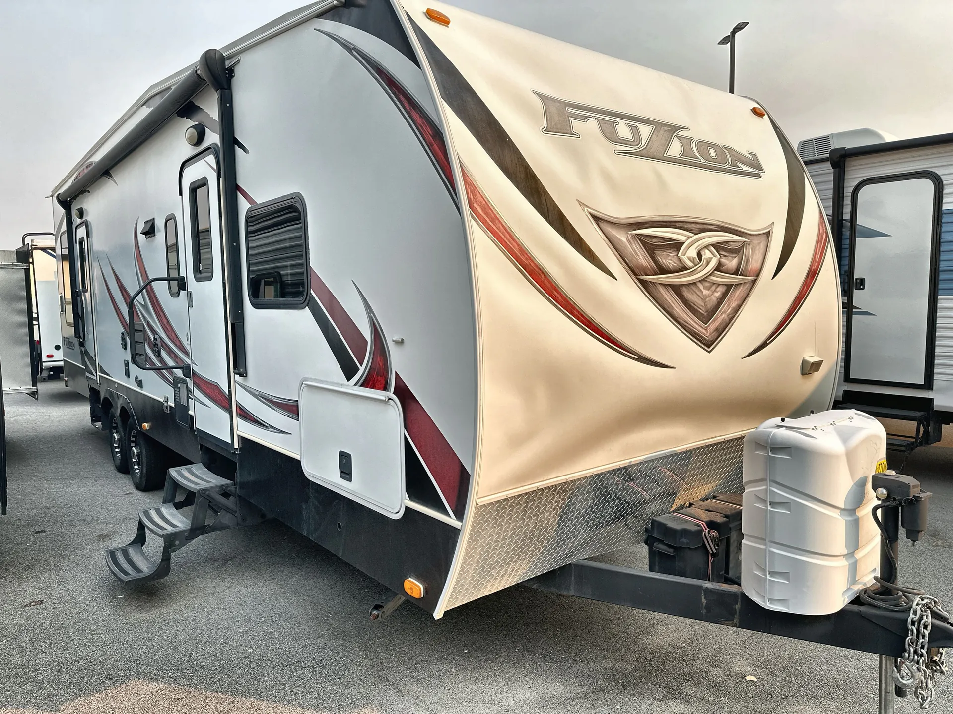 2014 Keystone Fuzion 301 - Photo 2