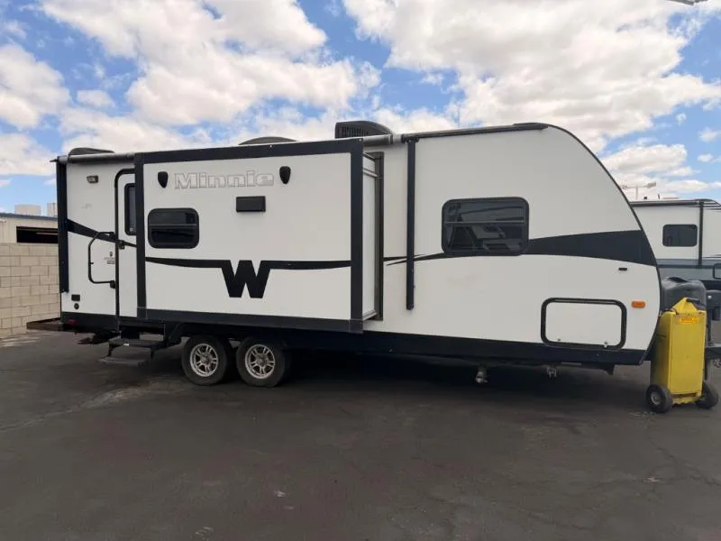 2015 Winnebago winnebago 2351DKS - Photo 2