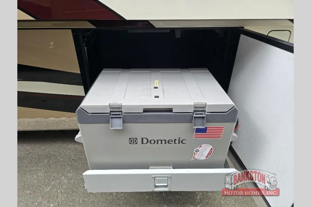 2017 Newmar Mountain Aire 4519 - Photo 4