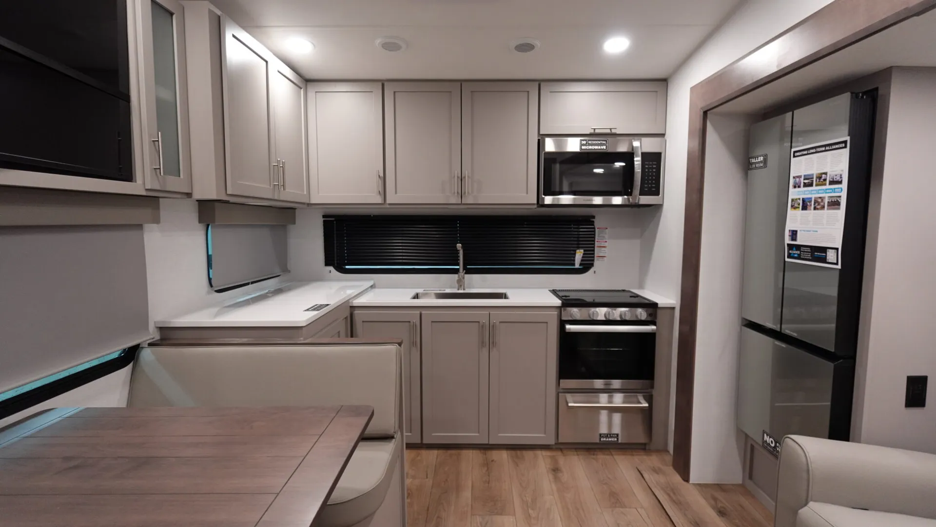 2026 Alliance RV Avenue All-Access 23ML - Photo 3