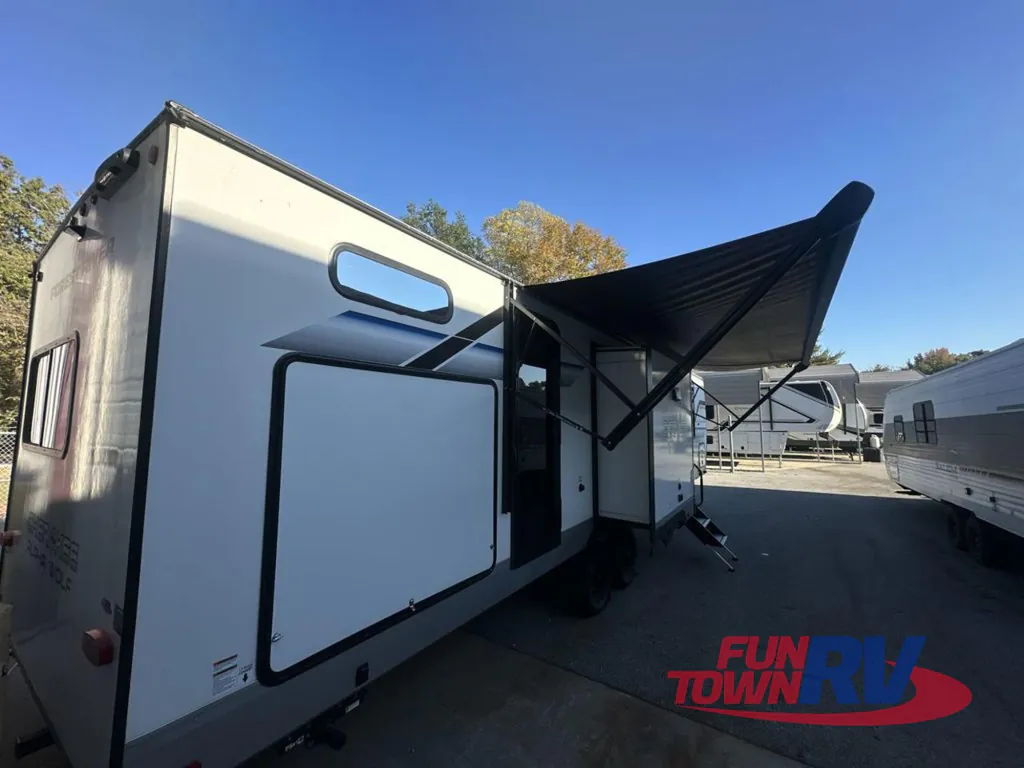 2025 Forest River Cherokee Alpha Wolf 33BH, Photos photo 9
