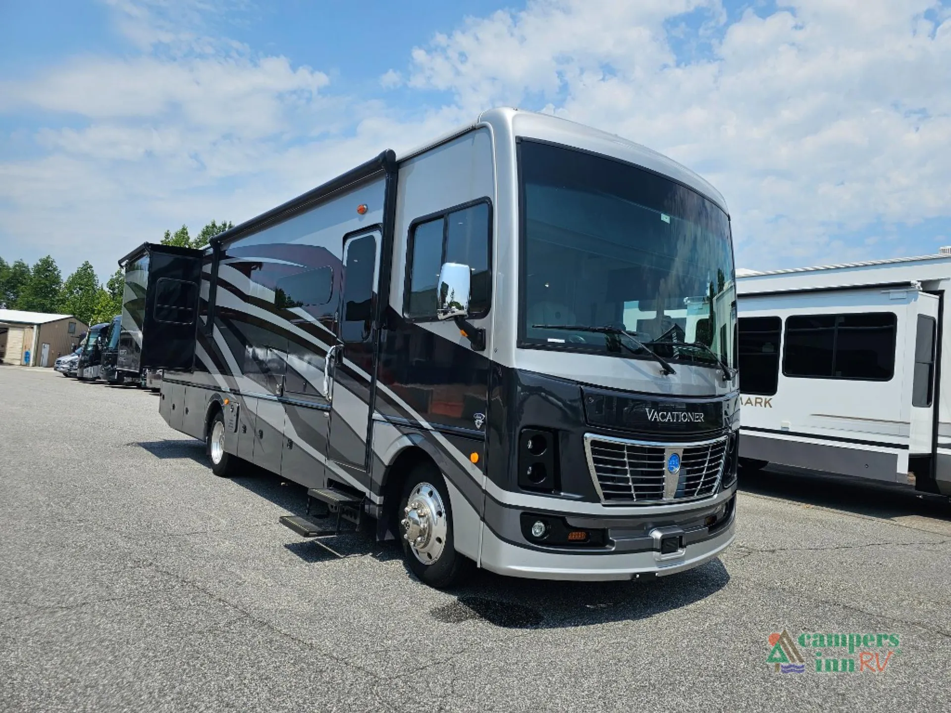2025 Holiday Rambler Vacationer 33C