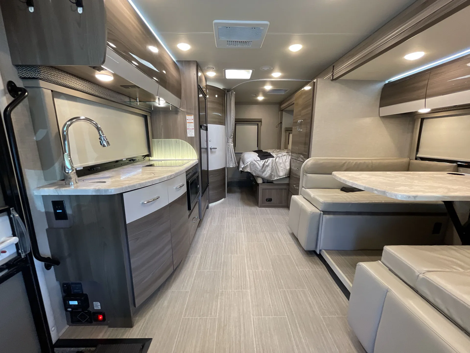 2021 Thor Motor Coach Delano 24TT — living area main