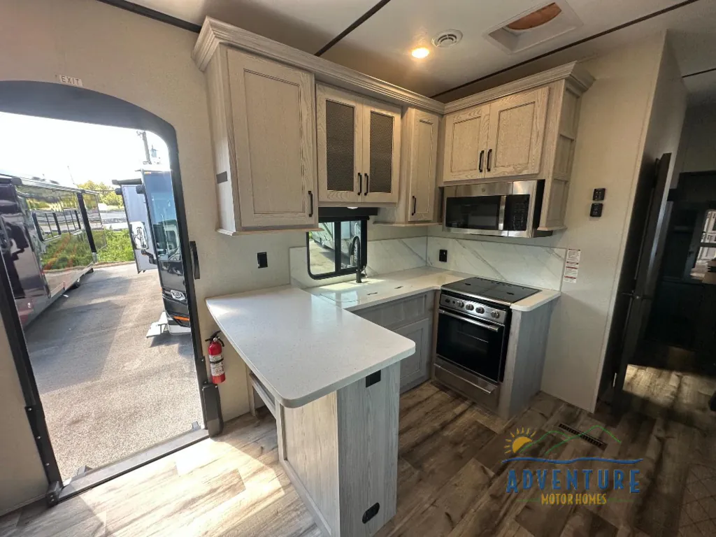 2022 Keystone Montana High Country 377FL, Photos photo 10