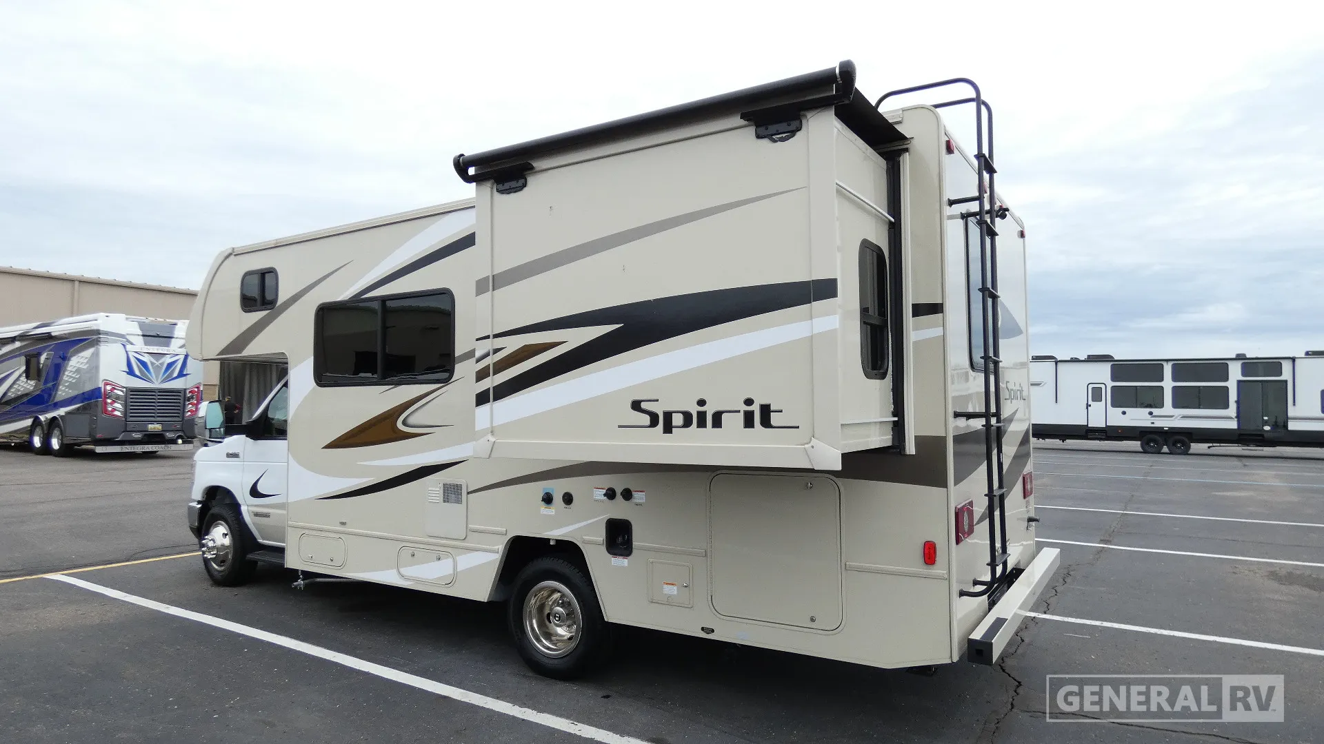 2025 Winnebago Spirit 22M - Photo 4