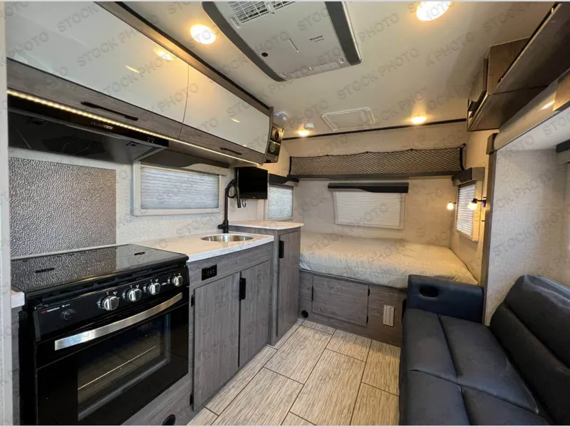 2026 Lance Lance Travel Trailers 1475 - Photo 2