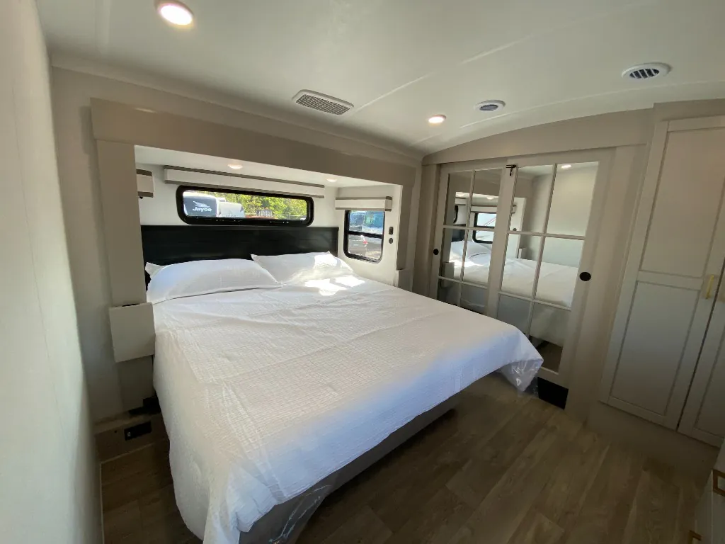 2027 Jayco North Point 380FBRK, Photos photo 64