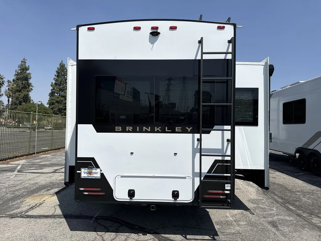 2026 Brinkley Model Z 3600, Photos photo 6