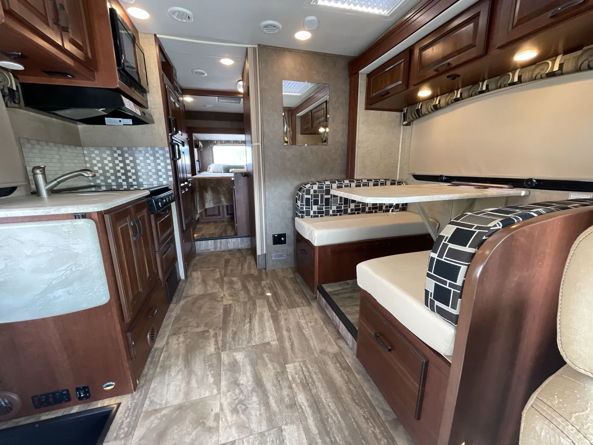 2015 Forest River Sunseeker MBS 2400R — living area main