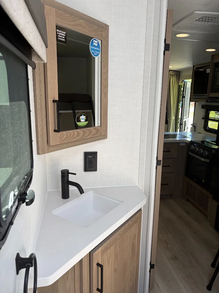 2027 Forest River Rockwood Mini Lite 2509S — Photo 7