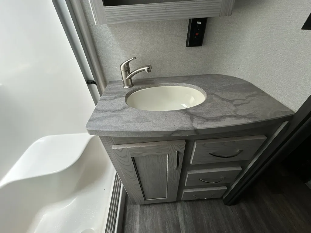 2021 Keystone Montana High Country 385BR, Photos photo 22