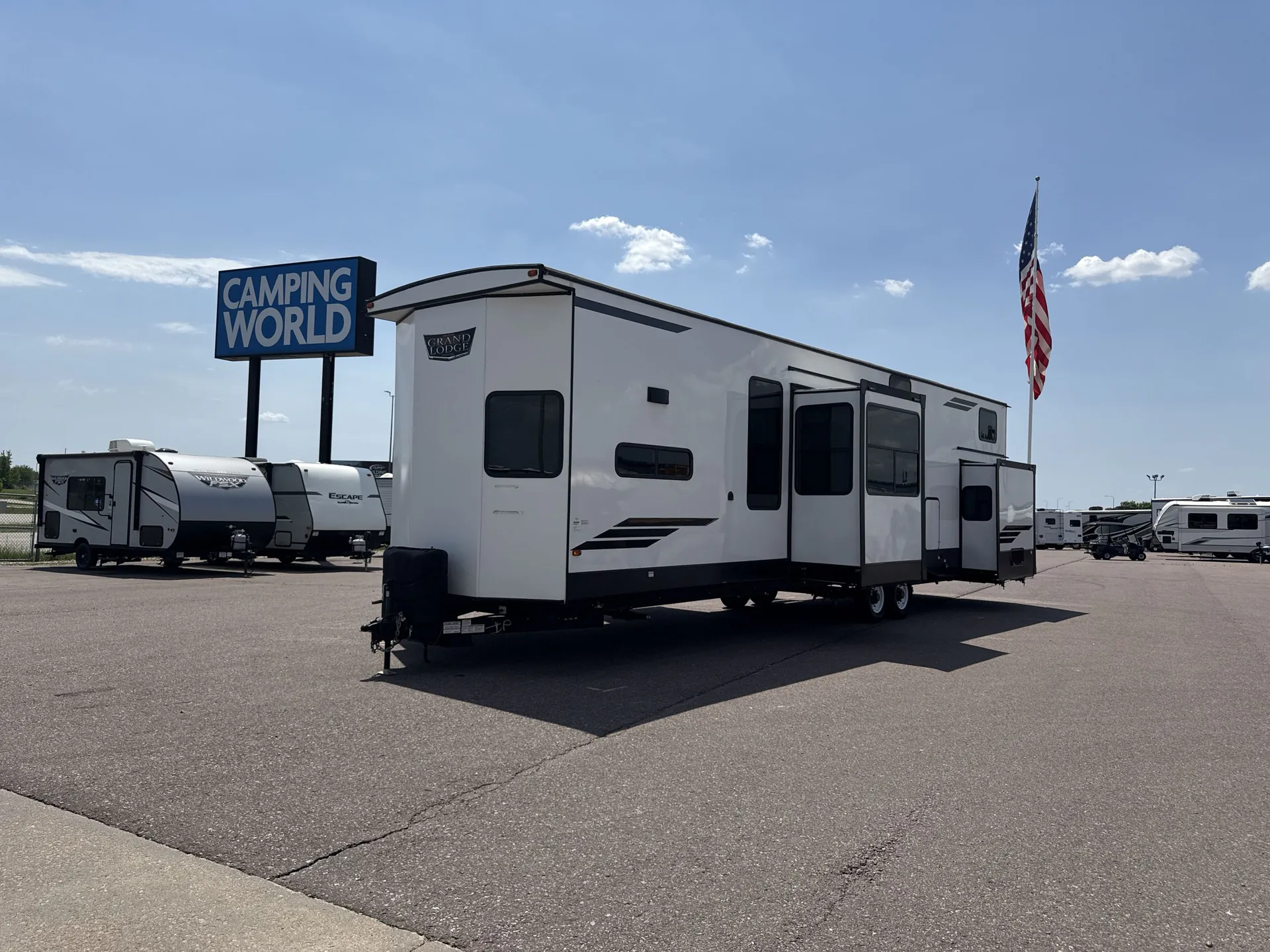 2023 Forest River Wildwood Grand Lodge 42FK - Photo 2