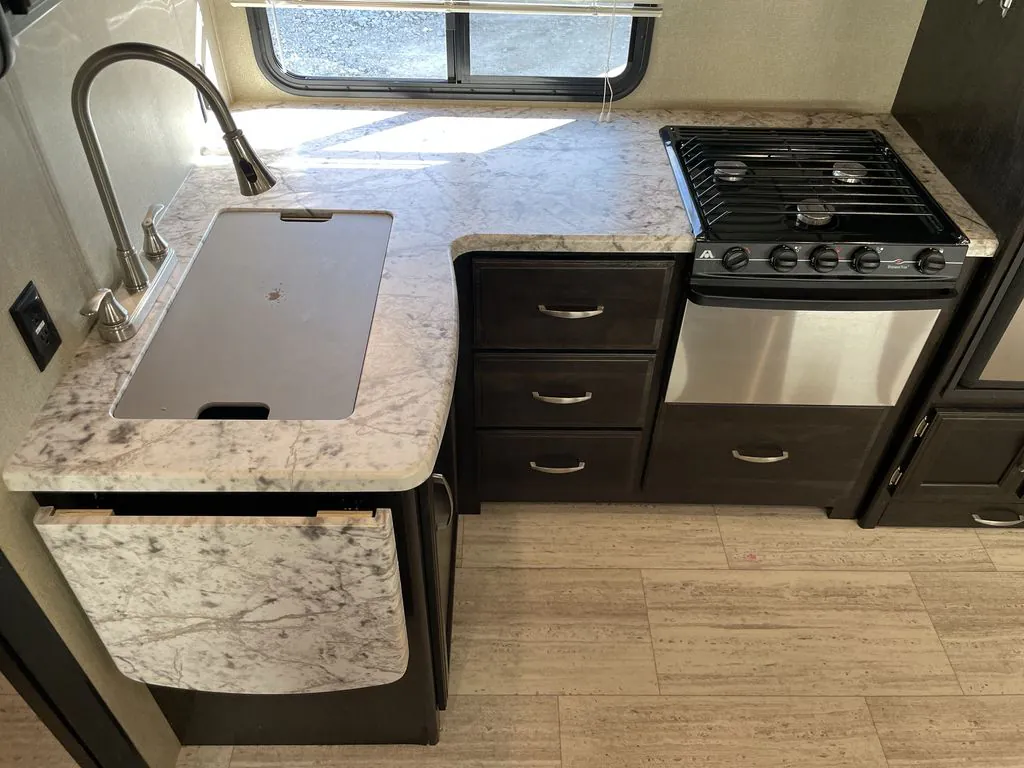 2017 Grand Design Imagine 2800BH, Photos photo 28
