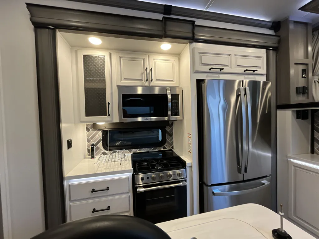 2022 Keystone Montana 3763BP, Photos photo 16