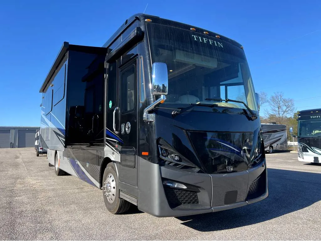 2025 Tiffin Phaeton 40 IH - Photo 2