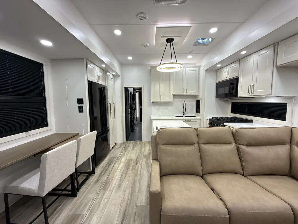 2027 Brinkley Model G 3970, Photos photo 2
