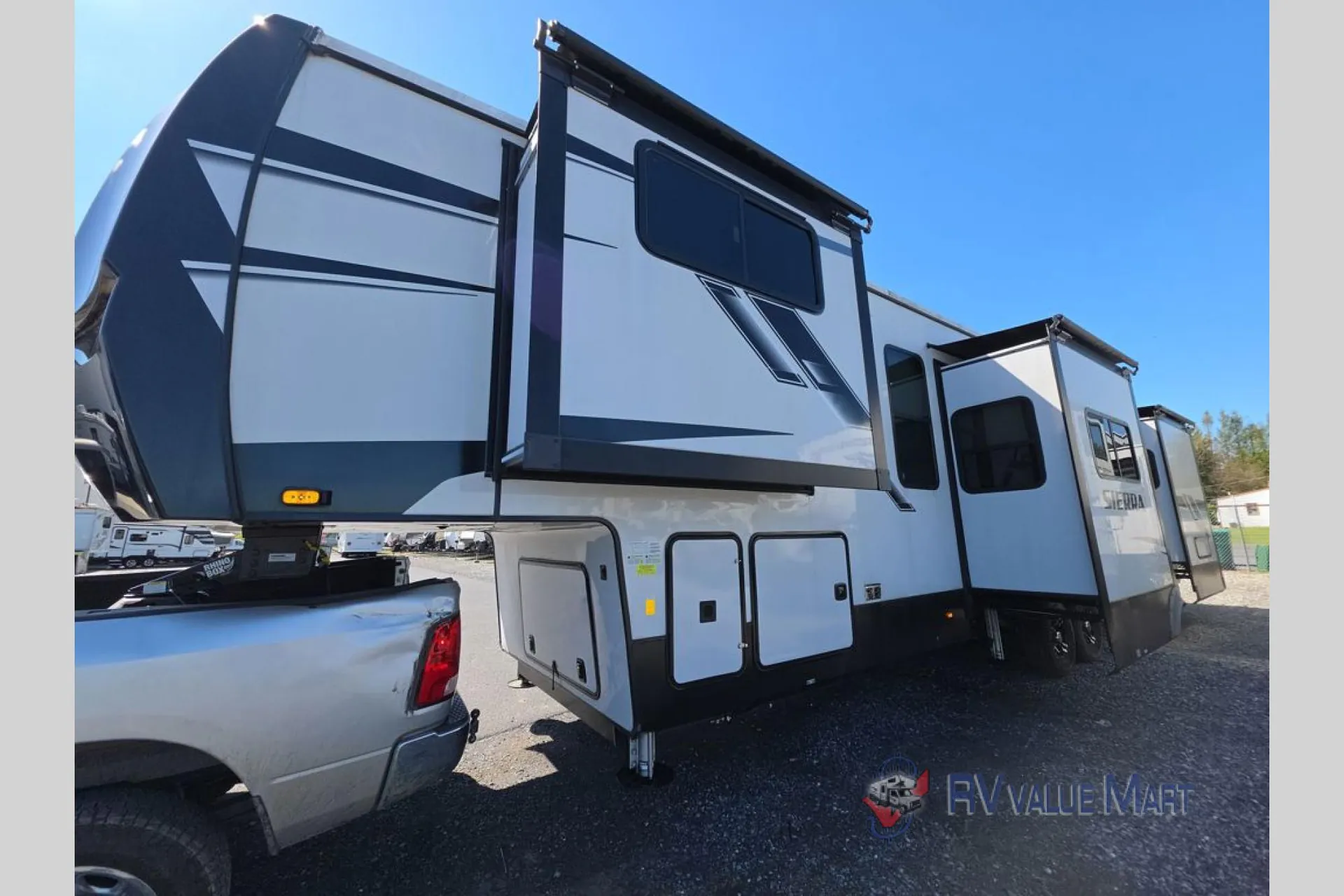 2022 Forest River Sierra Luxury 38FKOK - Photo 3
