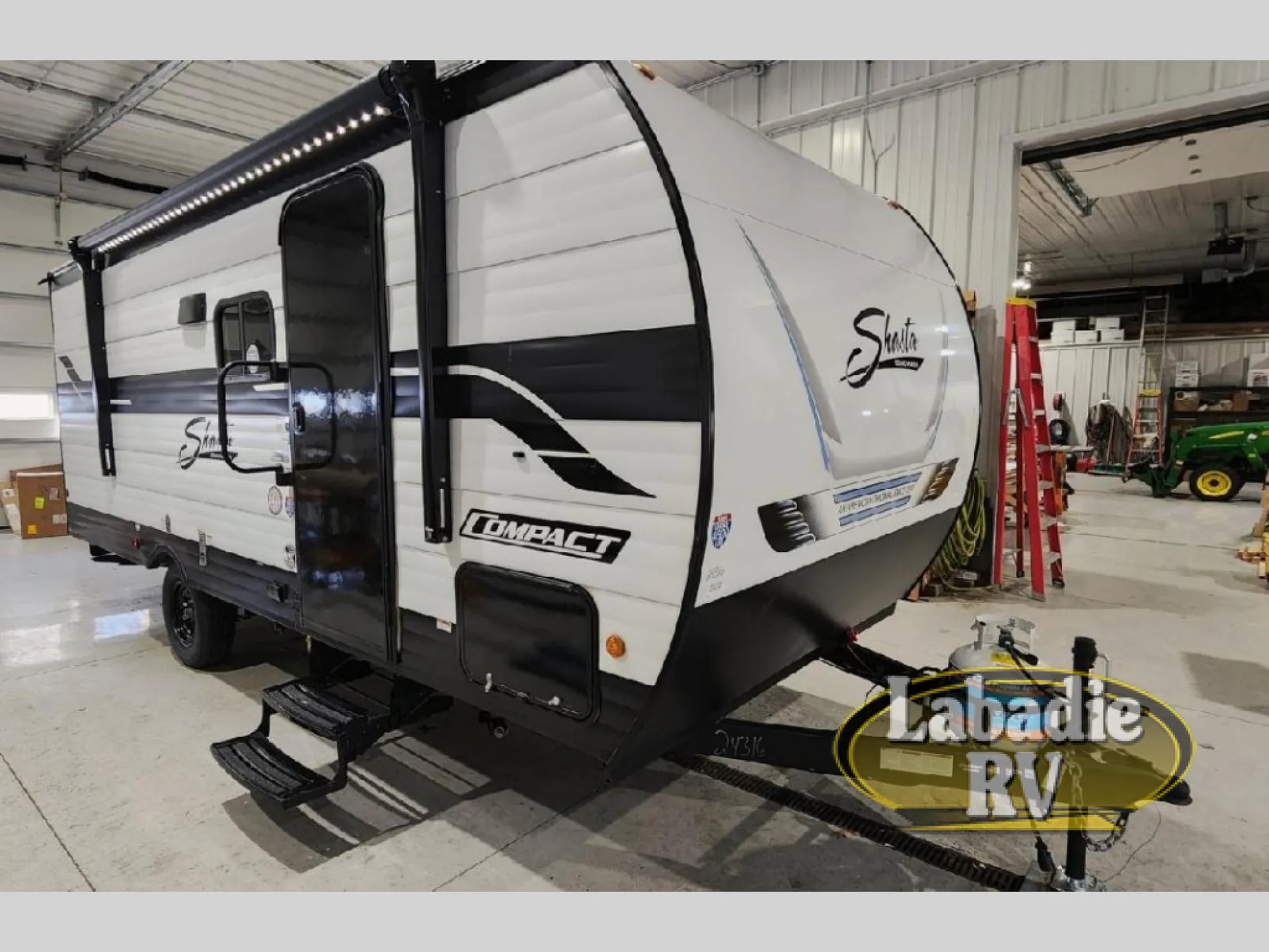 2026 Shasta Compact 18DBL - Photo 2