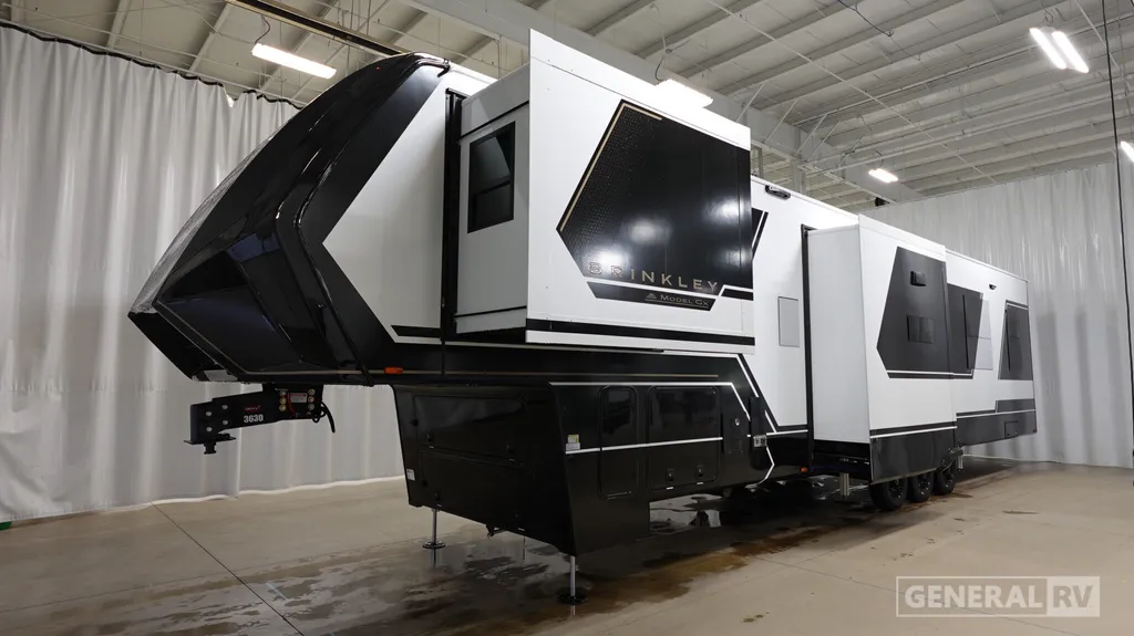 2026 Brinkley Model G 4000, Photos photo 5