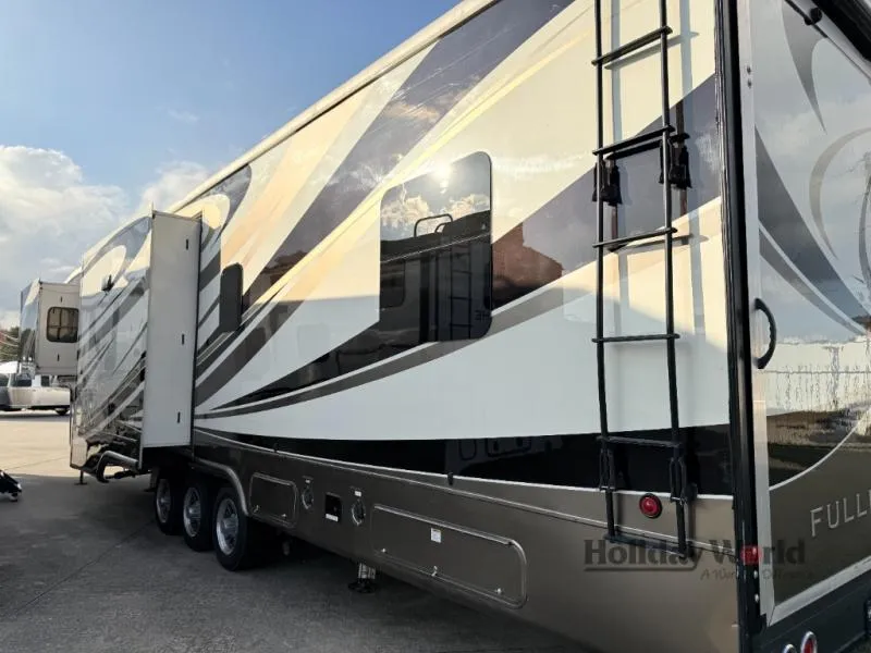 2019 DRV Luxury Suites FullHouse LX455 - Photo 4