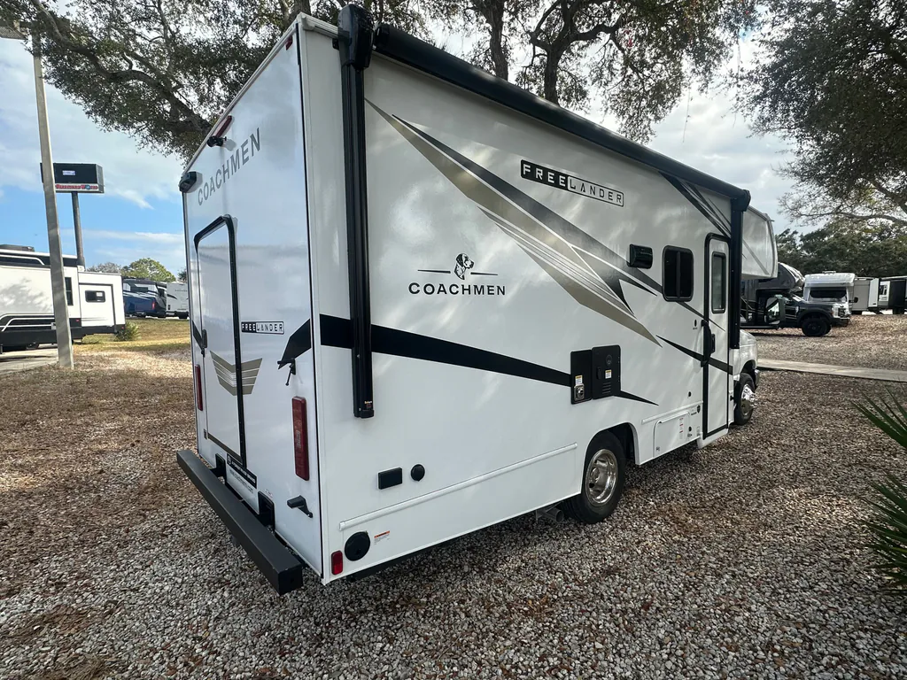 2026 Coachmen Freelander 22XG, Photos photo 2