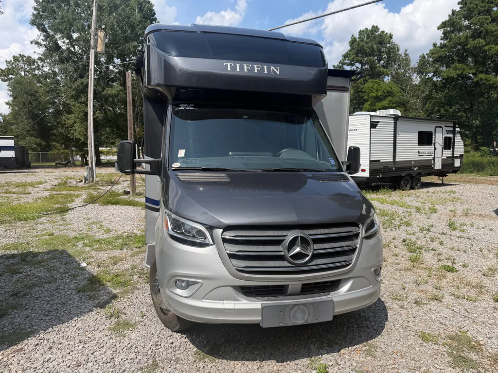 2020 Tiffin Wayfarer 25 RW, Photos photo 3