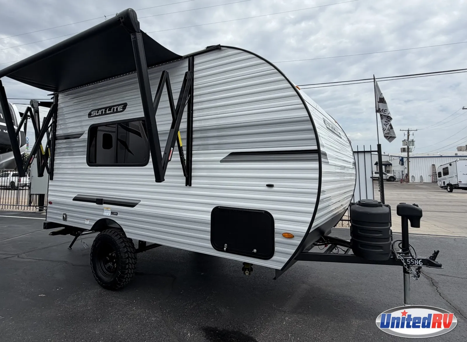 2027 SUNSET PARK RV SUNLITE 16BH - Photo 2