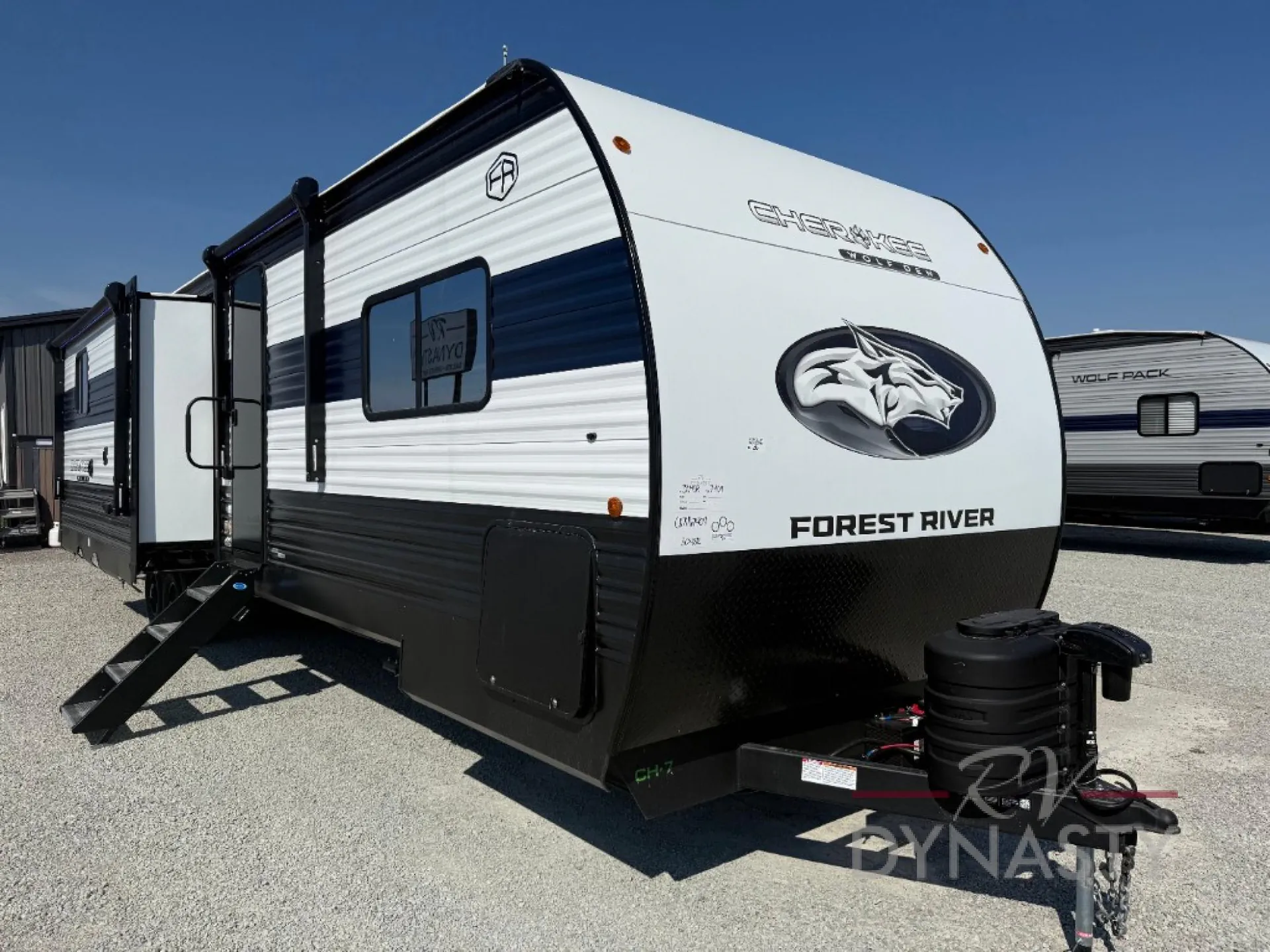 2026 Forest River Cherokee Wolf Den 304SR - Photo 2