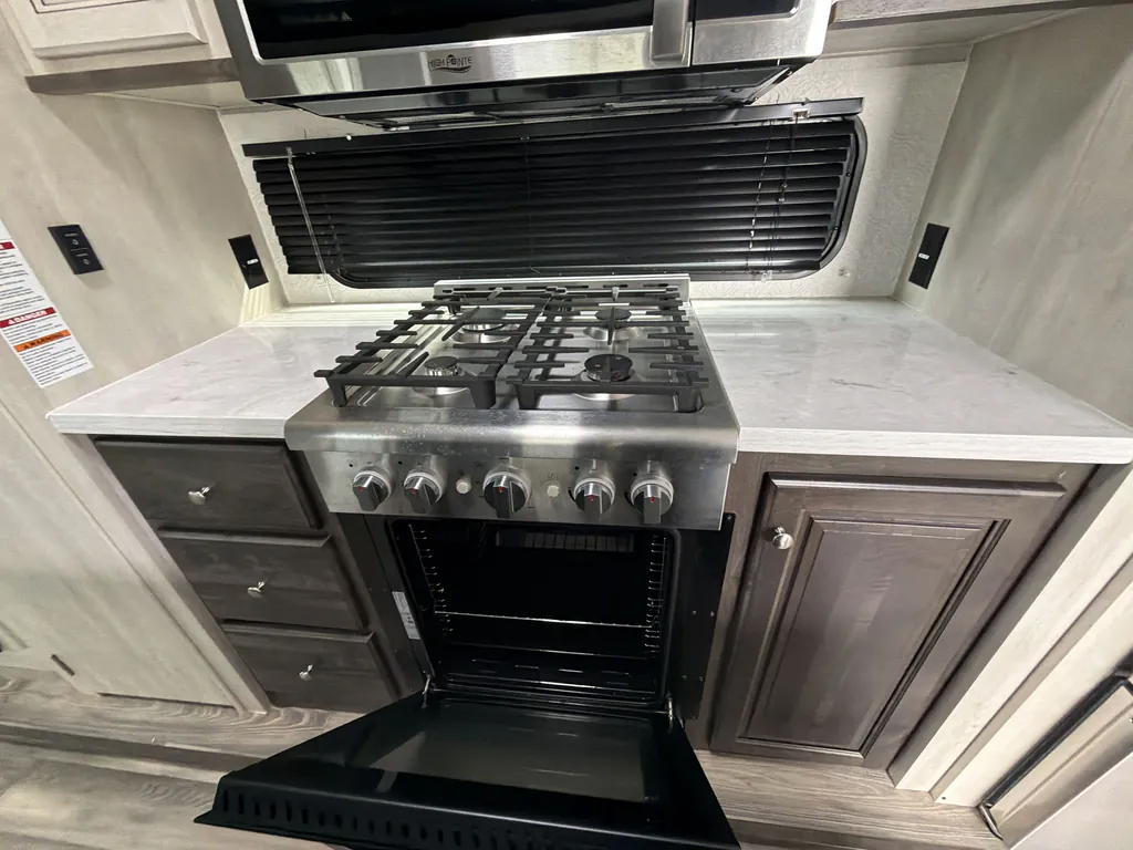 2022 Forest River Cardinal Luxury 380RLX, Photos photo 10