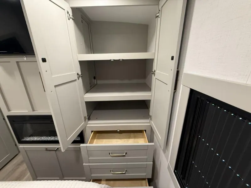 2025 Brinkley Model Z AIR 285, Photos photo 38