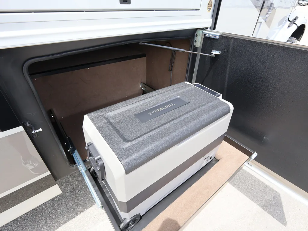 2027 Entegra Coach Accolade 37K, Photos photo 30