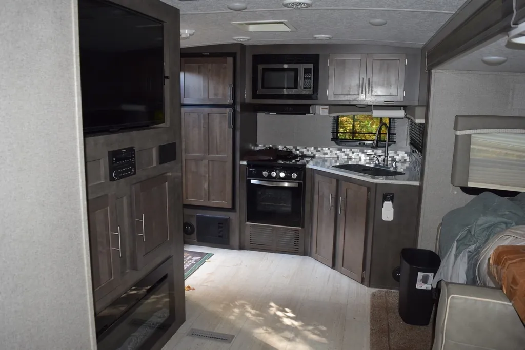 2020 Forest River Rockwood Ultra Lite 2614BS, Photos photo 8