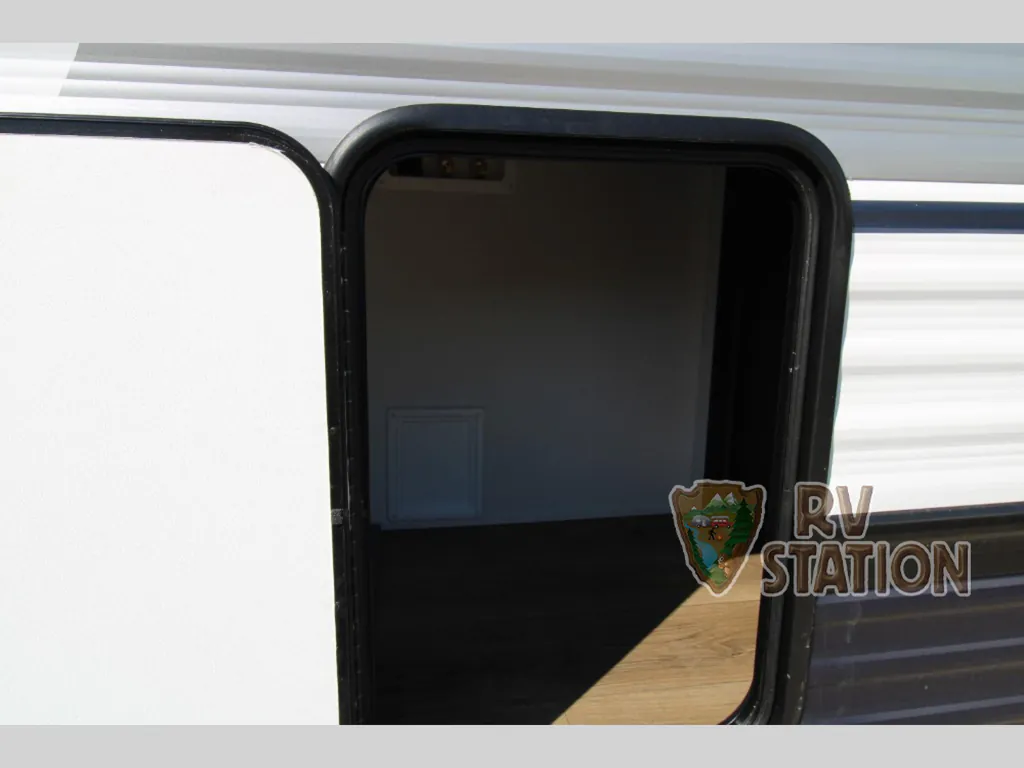 2027 Forest River Puma 32BHQS, Photos photo 15