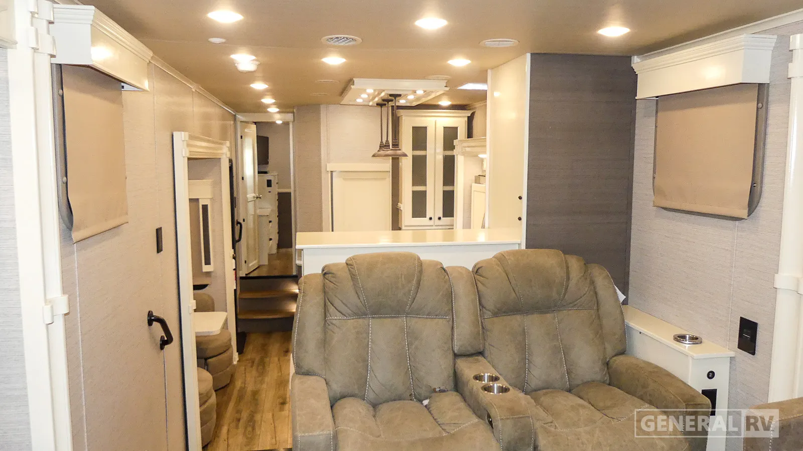 2022 VanLeigh RV Vilano 377FL - Photo 3