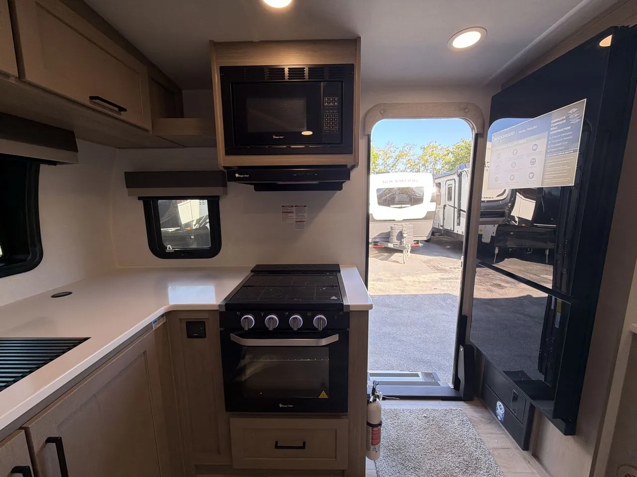 2026 Forest River Rockwood Mini Lite 2506FK — Photo 5
