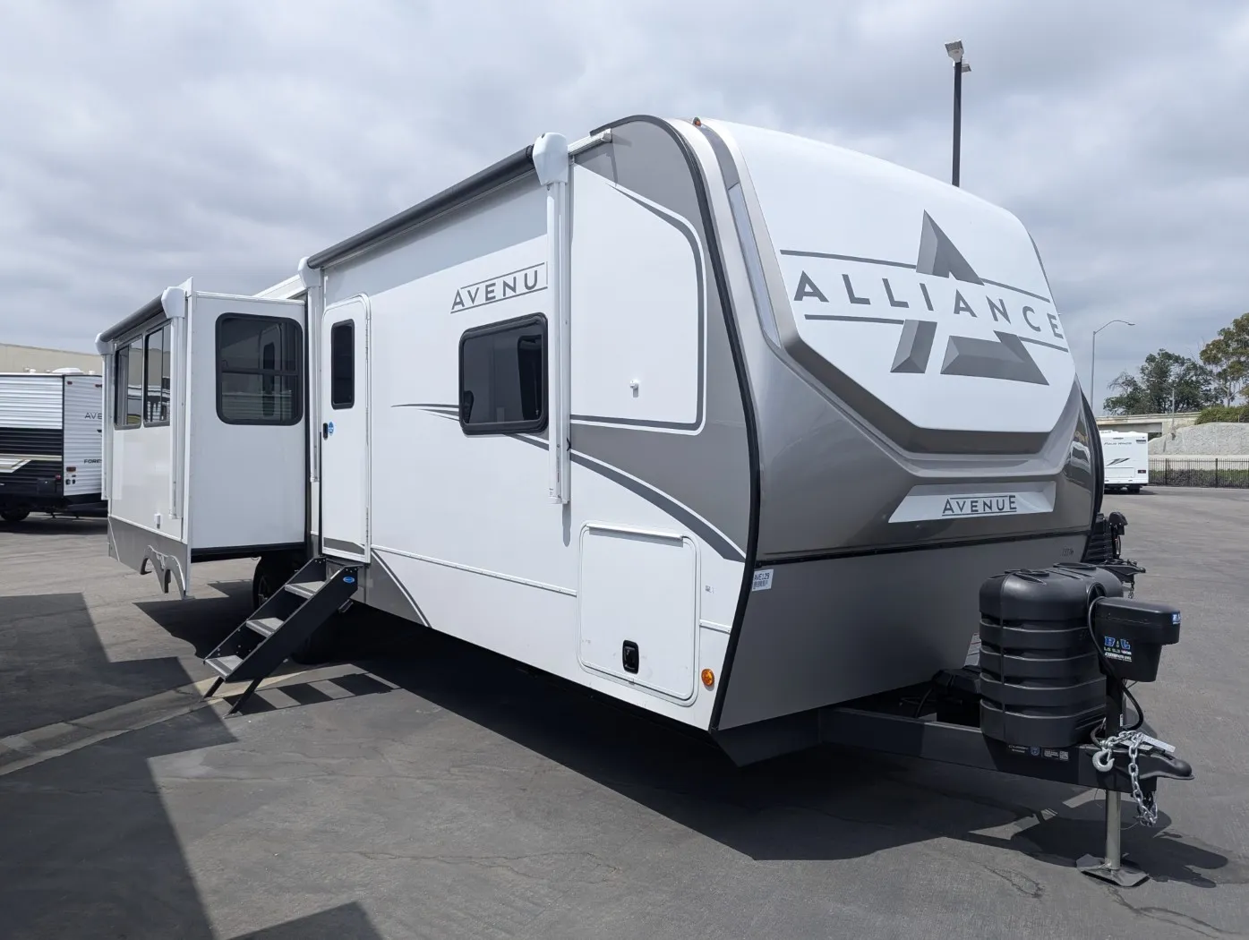 2026 Alliance RV Avenue 298RL - Photo 2