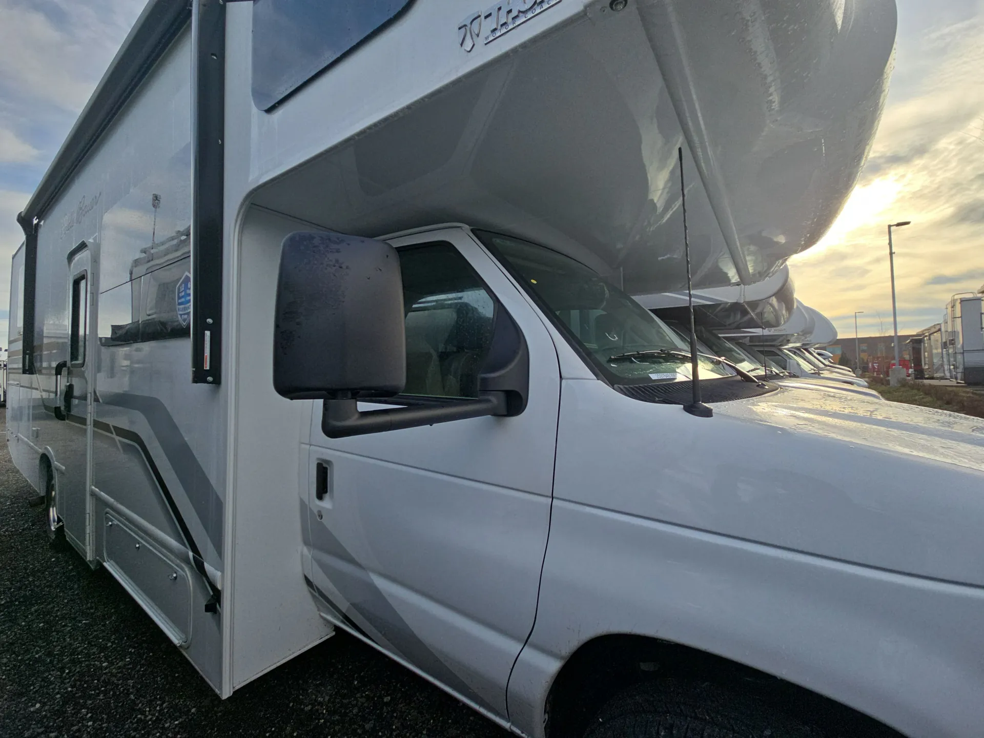 2026 Thor Motor Coach Freedom Eddie Bauer 28ED - Photo 4