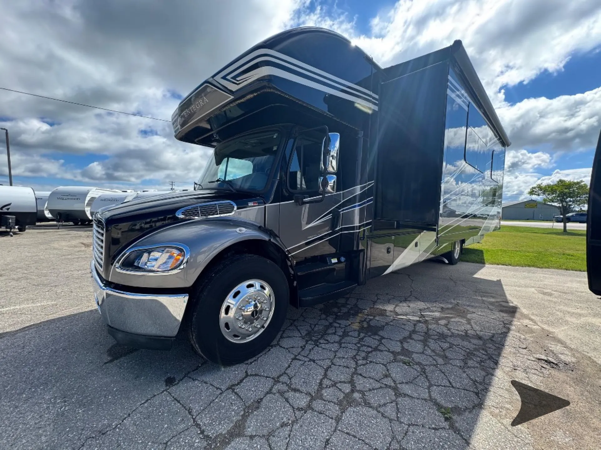 2022 Entegra Coach Accolade 37K - Photo 3