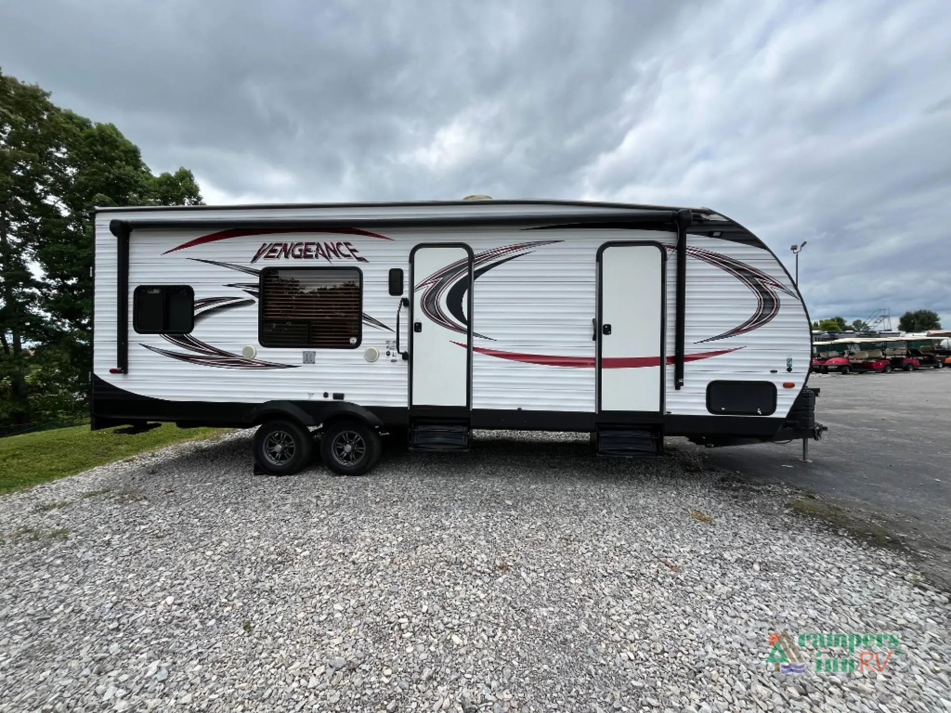 2017 Forest River Vengeance Rogue 25V — Photo 5